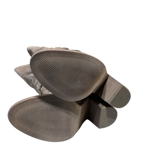 Women’s EARTH Vine Heeled Boots - Picture 8 of 8